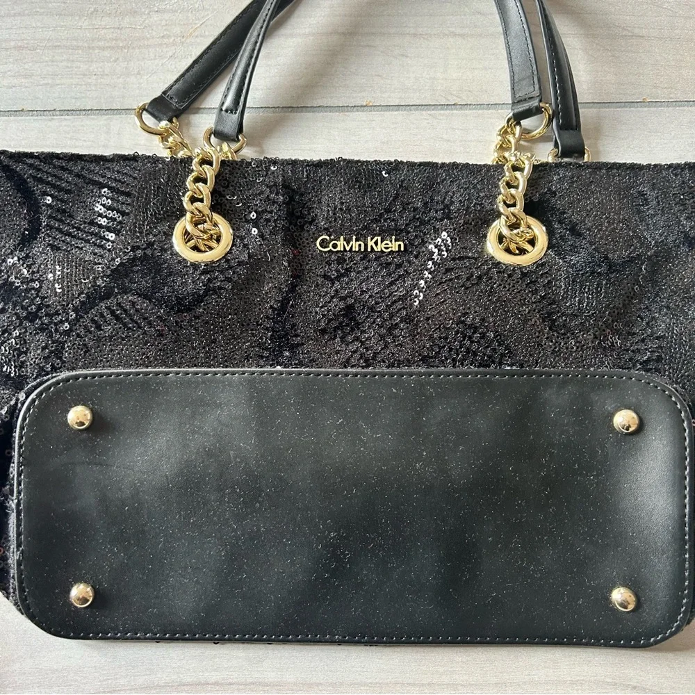 NWT Calvin Klein Black Sequins Medium Shoulder Handbag - Picture 4 of 8